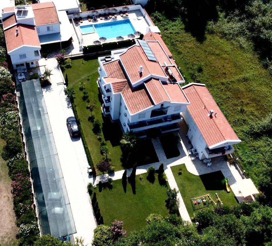 Residence Leora Ulcinj Bagian luar foto