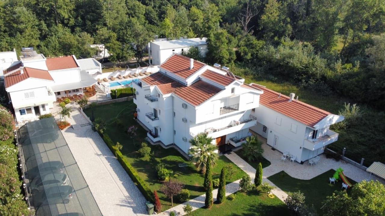 Residence Leora Ulcinj Bagian luar foto