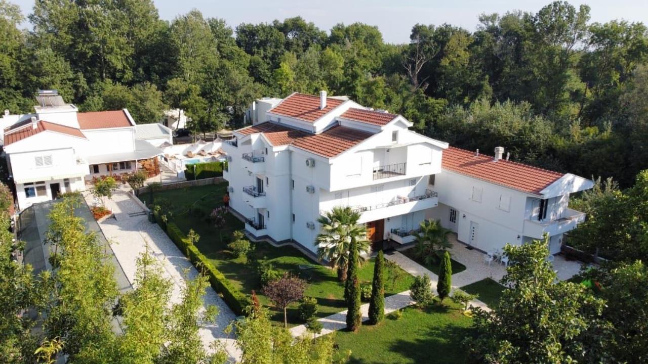 Residence Leora Ulcinj Bagian luar foto
