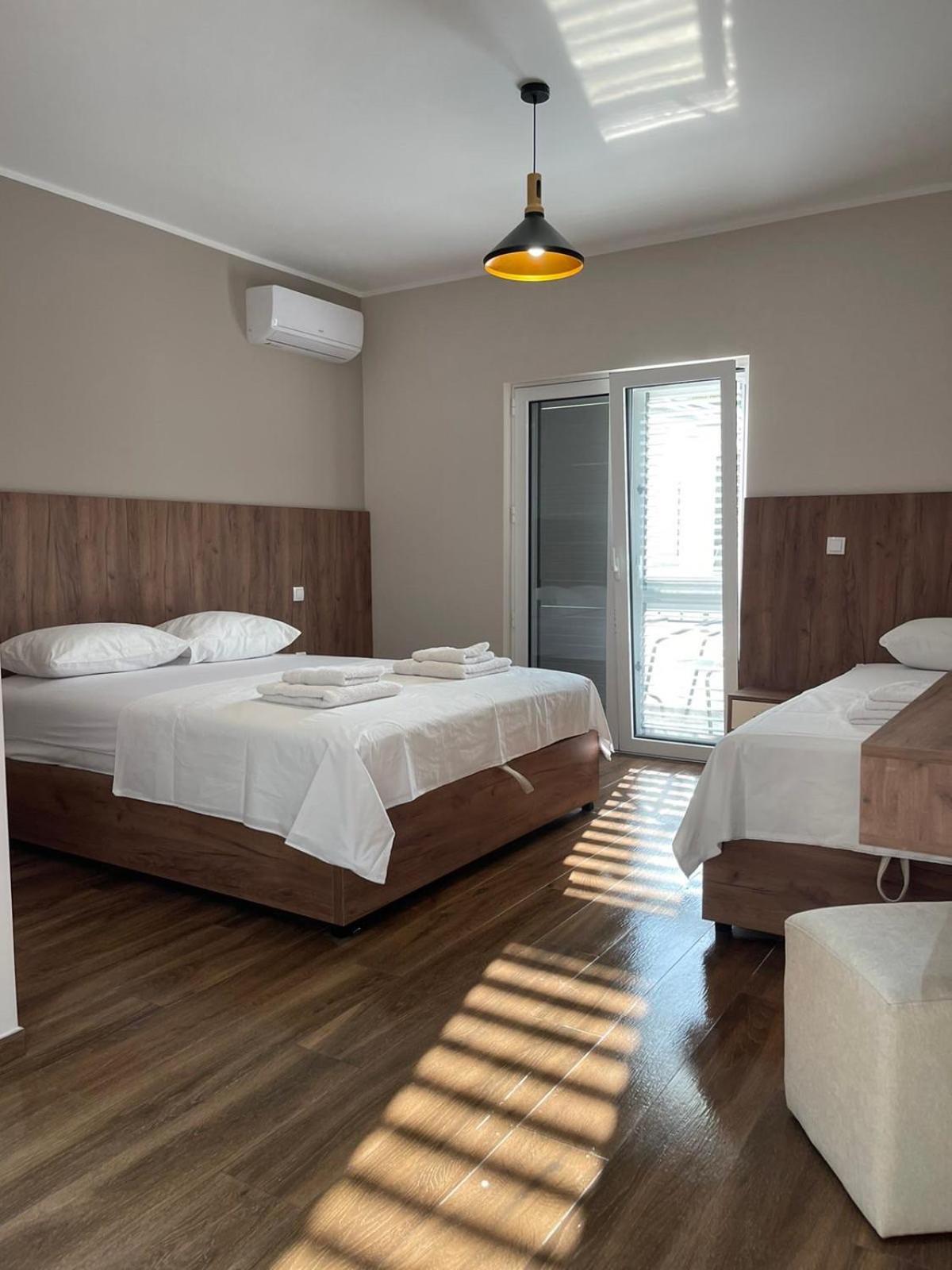 Residence Leora Ulcinj Bagian luar foto