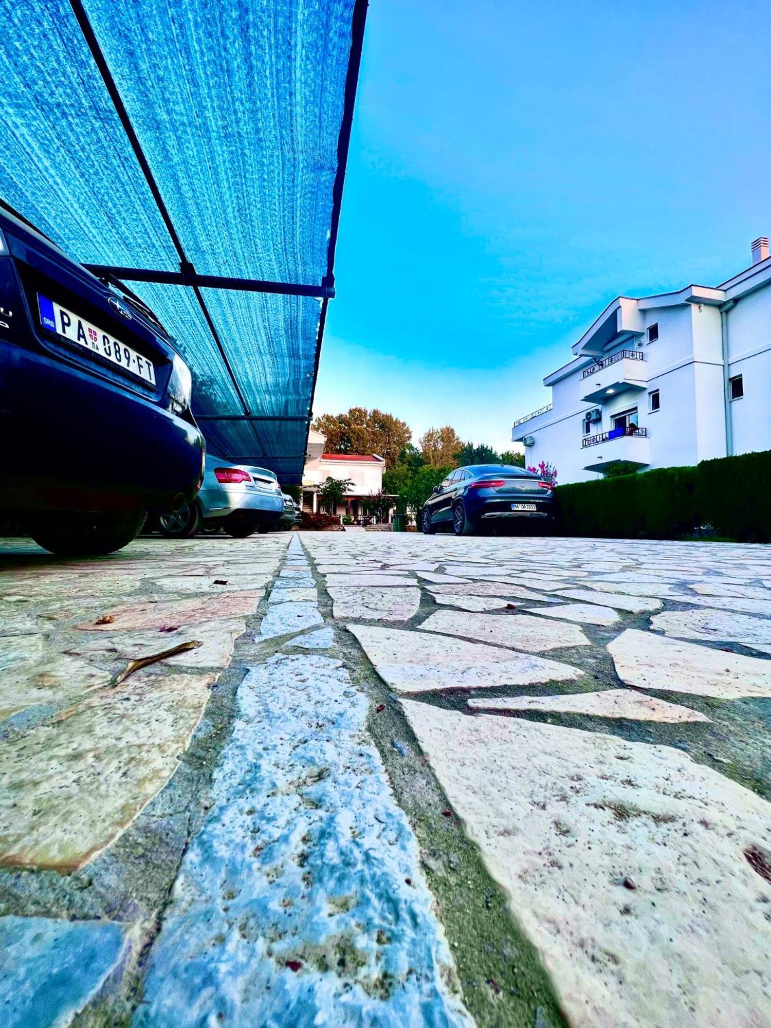 Residence Leora Ulcinj Bagian luar foto