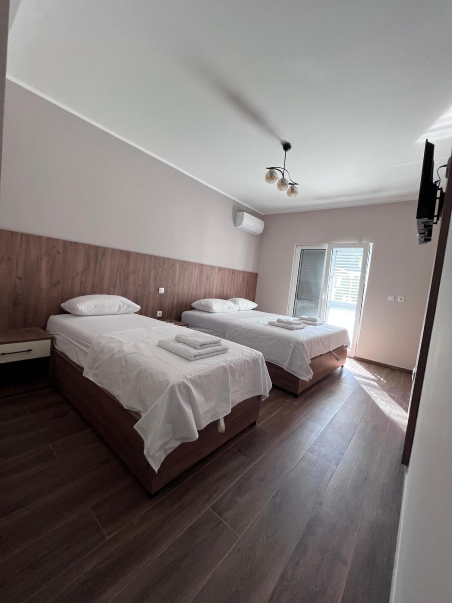 Residence Leora Ulcinj Bagian luar foto